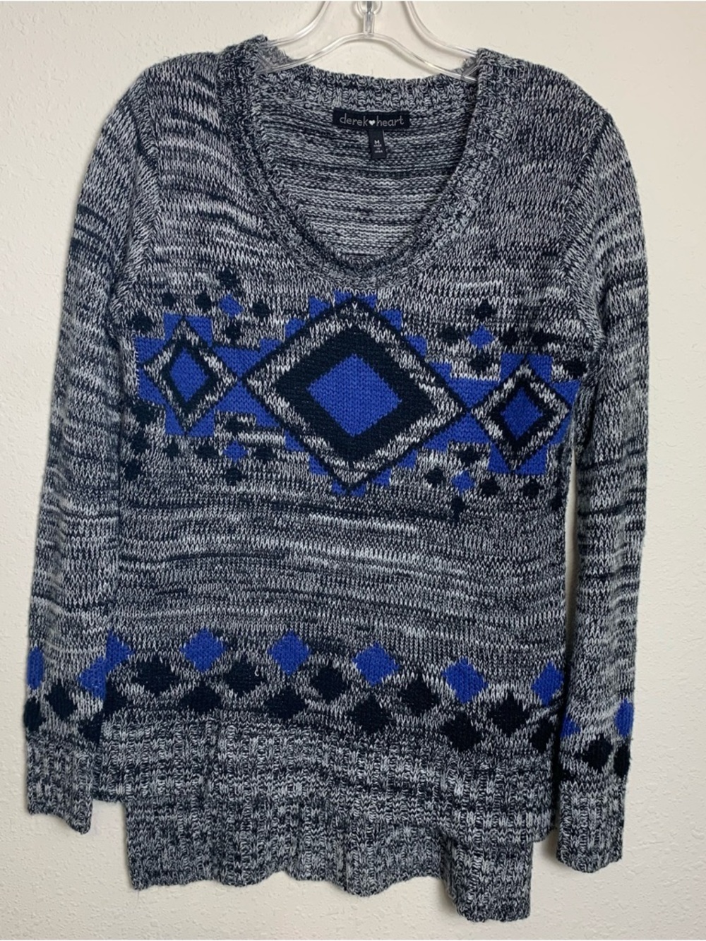 derek heart‎ Gray and Blue Patterned  Knit Sweater Medium
